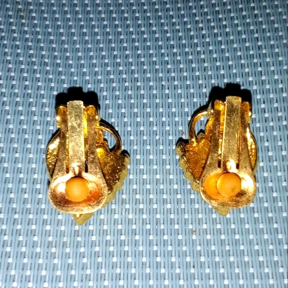 Elegant Women's Gold Toned Red and White Stones Clip-On Earrings Pre-owned - Picture 2 of 4